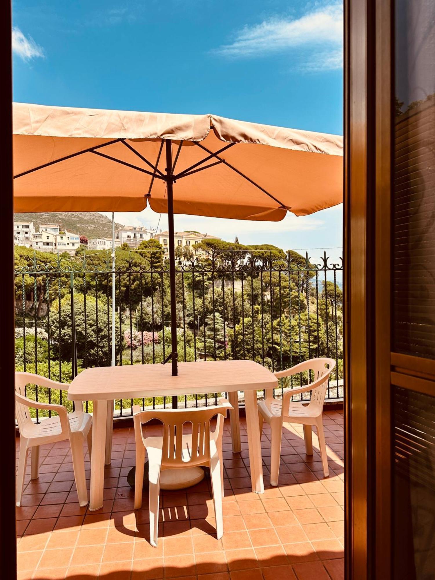La Casa Gialla Vietri Buitenkant foto